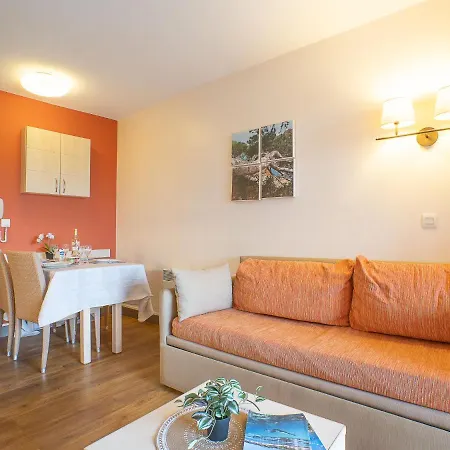 Апартаменты Le Village - C3 217 By Interhome