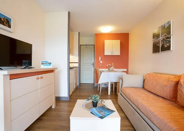 Apartamento Le Village - C3 217 By Interhome Saint-Raphaël